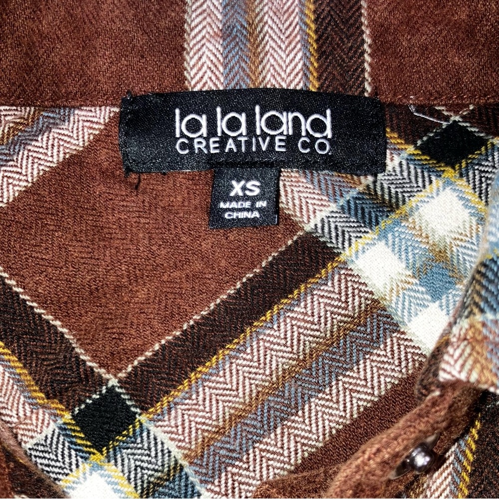 La La Land Creative Co Nashville Cropped Fringe Brown Flannel Pearl Buttons XS - Picture 6 of 13